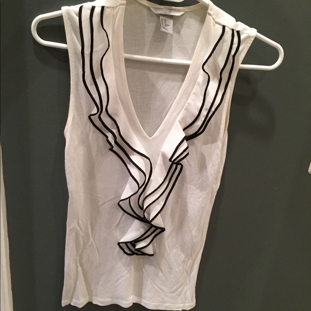 H&M ruffle v neck top